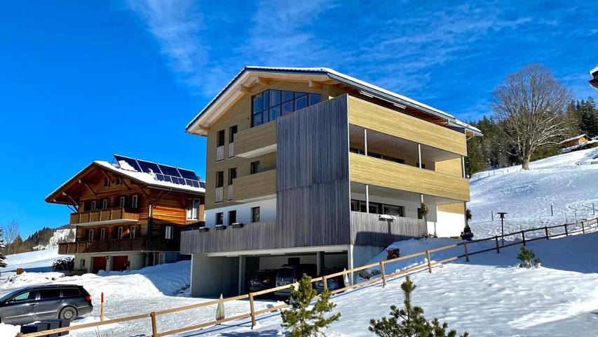 Gîte pour 8 personnes, avec terrasse ainsi que vue sur le lac et vue dans Schwarzsee - 2
