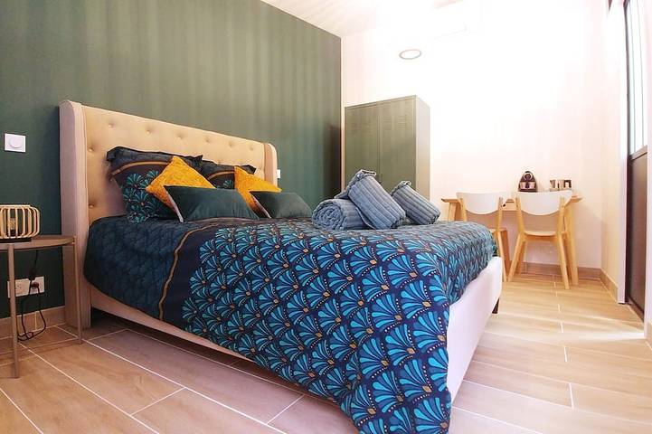 Location de vacances pour 8 personnes, avec jardin et jacuzzi à Saint-Just-Luzac - 2