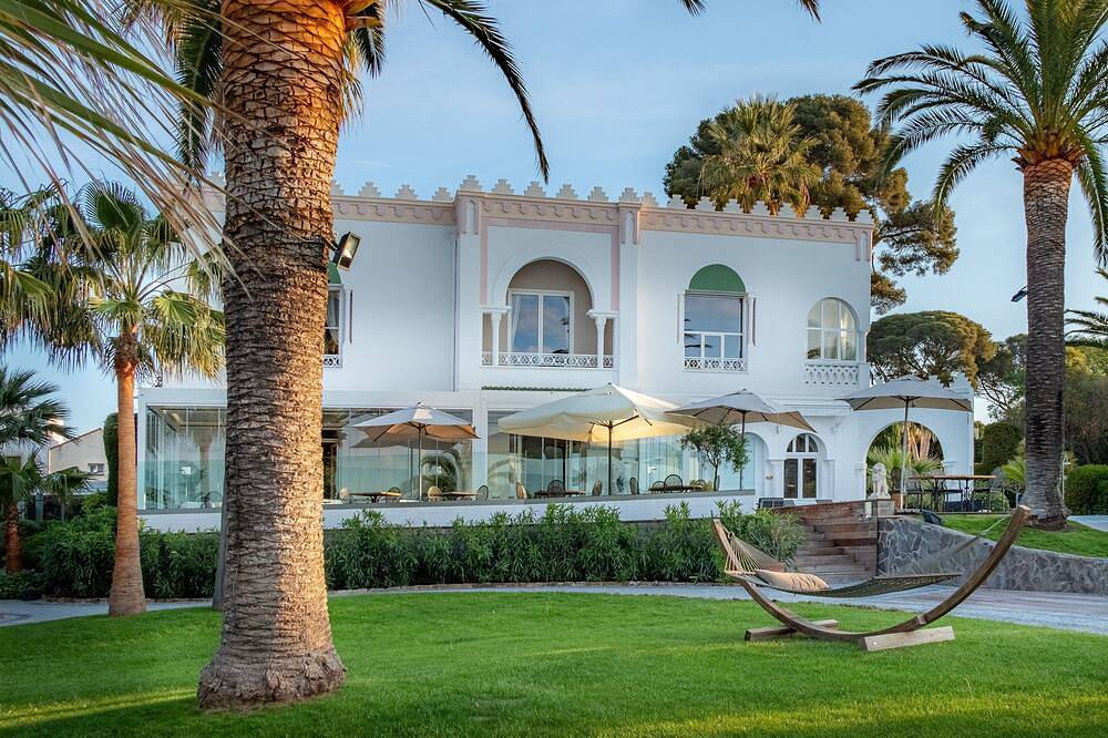 Villa pour 26 Personnes dans Boulouris, Saint-Raphaël