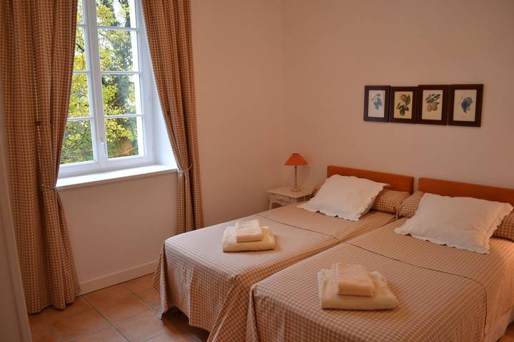 Gîte pour 6 personnes, avec jardin et piscine à Saint-Cybardeaux - 3