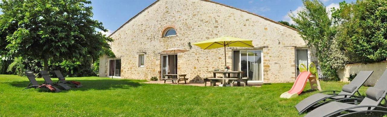 Maison de vacances pour 9 personnes, avec piscine et jardin ainsi que bassin pour enfant et vue, animaux acceptés