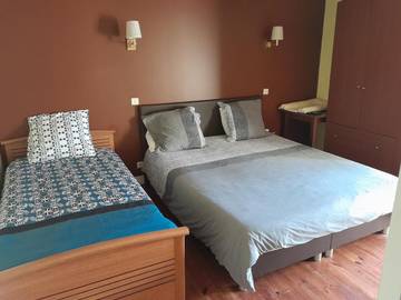 Chambre d’hôte pour 3 personnes, avec jacuzzi et jardin à Montrollet
