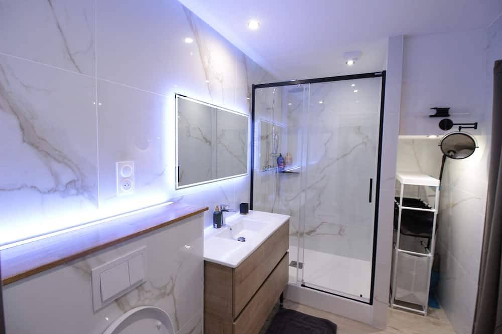 Luxury Suite: Land 800m²/Terrace/Barbecue/Private parking Video Surveillance in Verdun (Gemeinde), Verdun