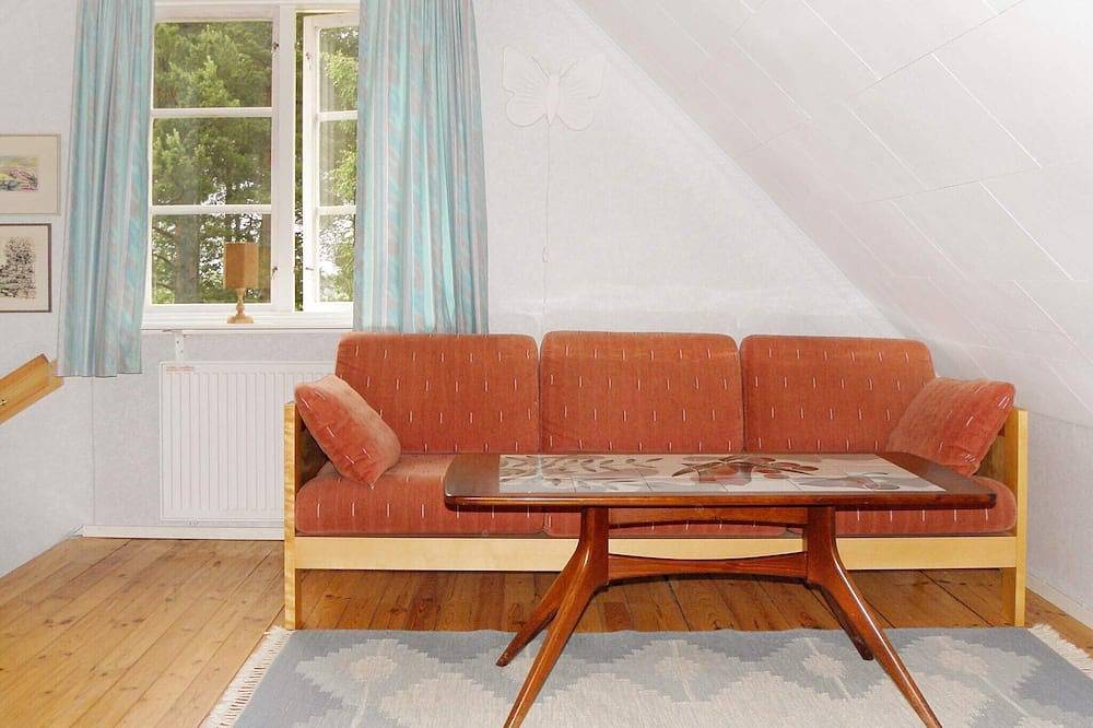 4 Personen Ferienhaus in Gullspång in Amnehärad distrikt, Gullspang