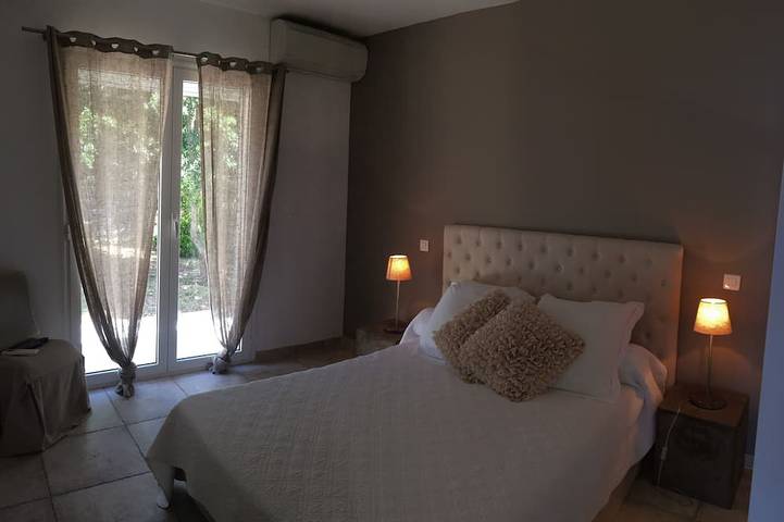 Waterfront Villa ein kleines Paradies 10 Meter vom Meer entfernt in Calcatoggio, Golfe de Sagone