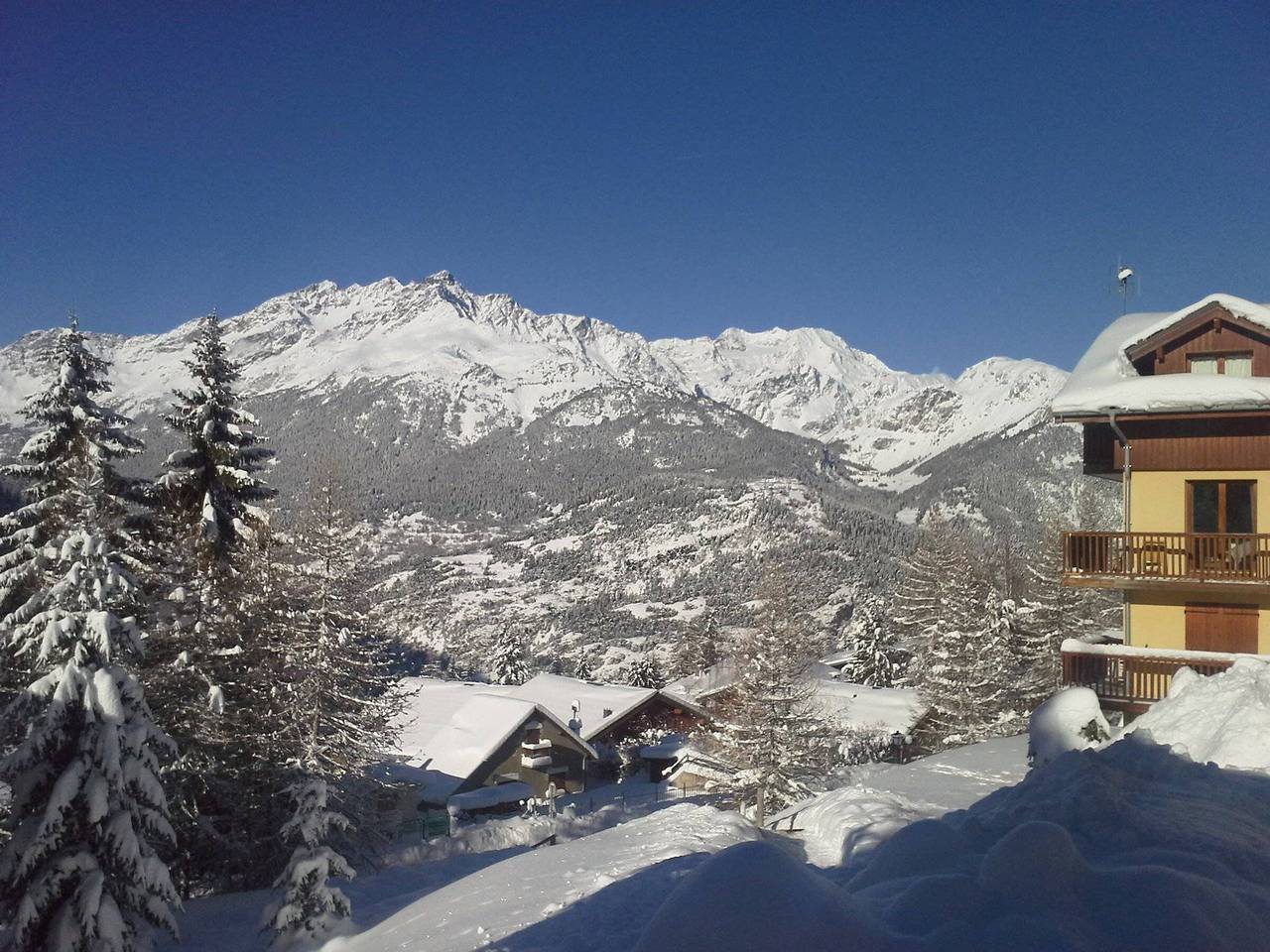 Geheel appartement, Cozy apartment 6 pers, 2 rooms, balcony near slopes in Valfréjus, Modane