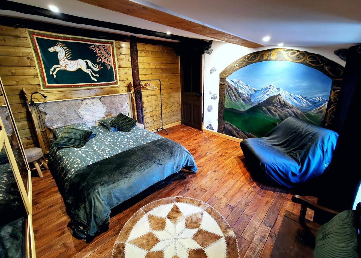 Double Room with Private Bathroom in Vertaizon, Région de Clermont-Ferrand