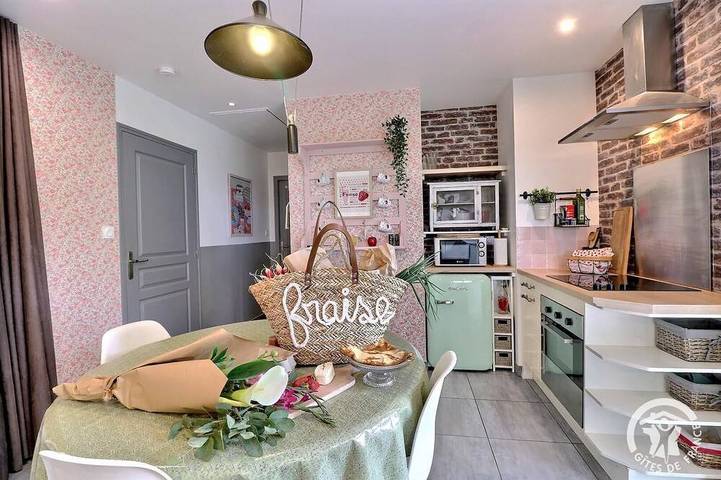Location de vacances pour 4 personnes, avec Terrasse et Jardin à Corps-Nuds