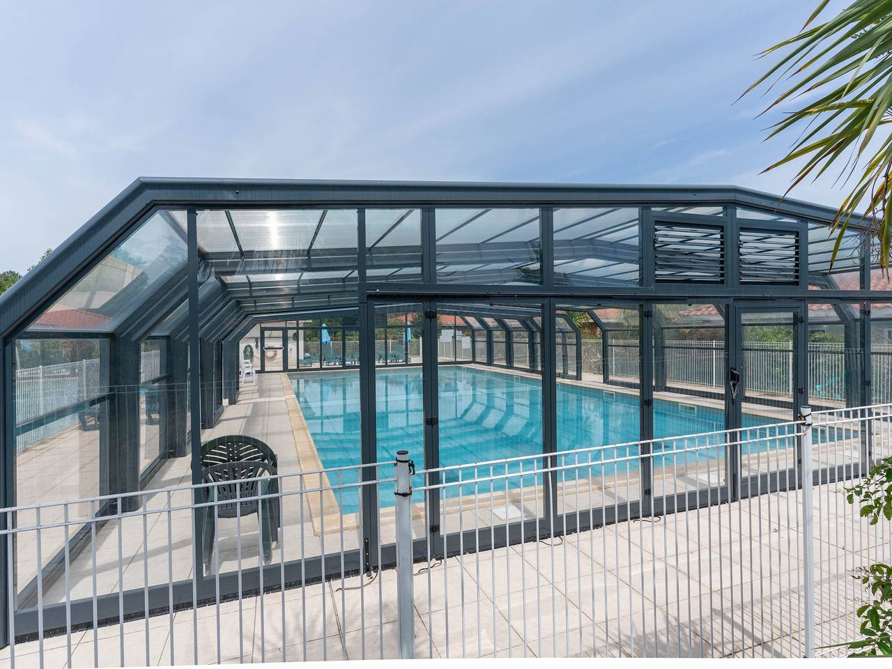 Casa de vacaciones con piscina en Parentis-en-Born cerca del lago, 3 hab, Wifi y limpieza incluida in Parentis-en-Born, Côte d’Argent