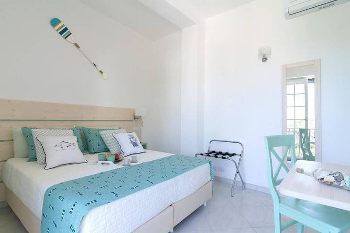 Ganze Wohnung, Aquamarine Relaxing Capri Suites Jsuite Smeralda in Spiaggia Libera di Marina Grande, Capri