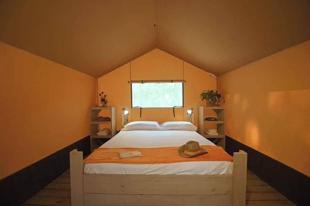 Are you ready for a mini escape? Want to get away from it all without going too far from home? Book your own Bell tent now! in Niederländische Nordsee