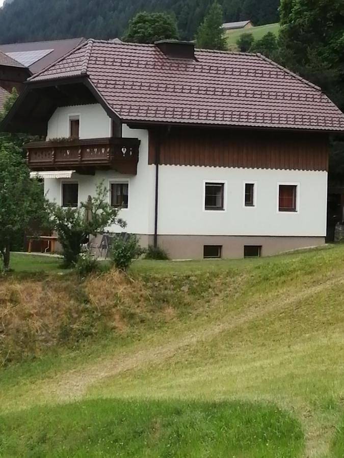 Ferienhaus für 10 Personen, mit Balkon und Terrasse sowie Ausblick in Weißpriach