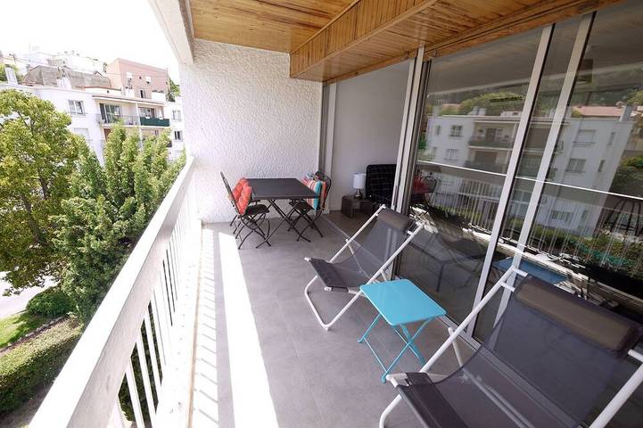Gîte pour 4 personnes, avec terrasse et jardin dans Casino De Cassis