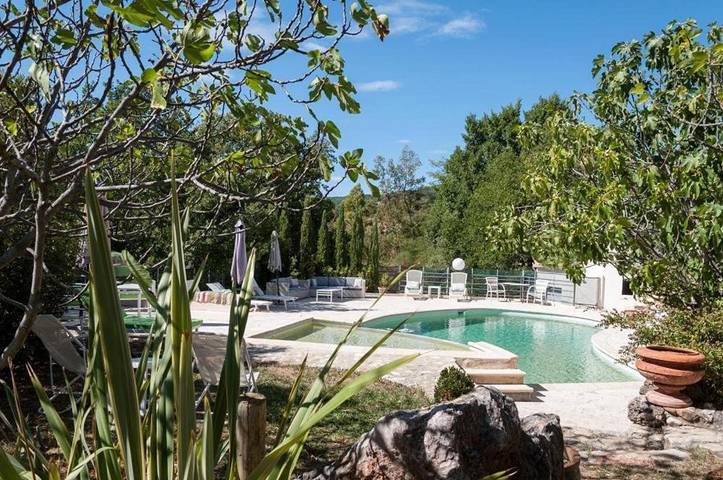 Gîte pour 2 personnes, avec piscine et vue ainsi que bassin pour enfant et jardin, adapté aux familles à Moustiers-Sainte-Marie - 2