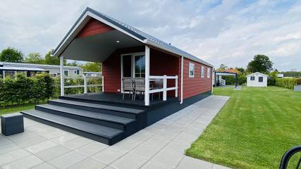 Lodge für 4 Personen, mit Terrasse und Balkon/Terrasse in Schouwen-Duiveland