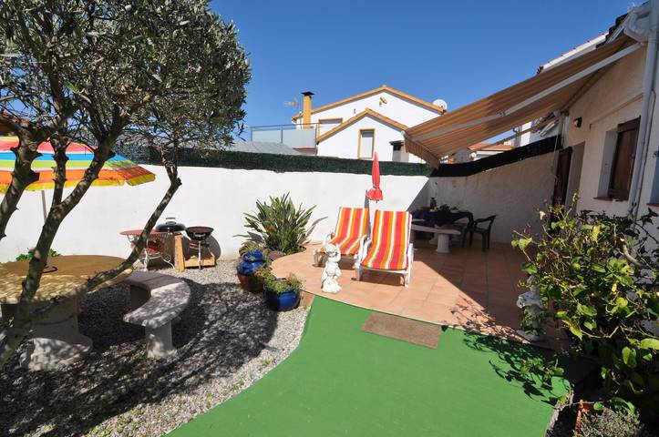 Casa rural para 6 personas, con jardín y terraza, Se admiten mascotas en Alt Empordà - 2