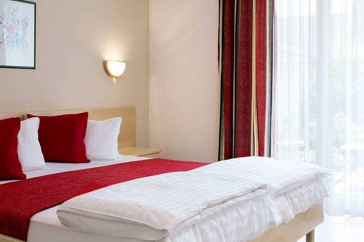 Landhaus Pannonia - Doppelzimmer mit Dusche, Wc  Online in Mörbisch am See, Leithaberg