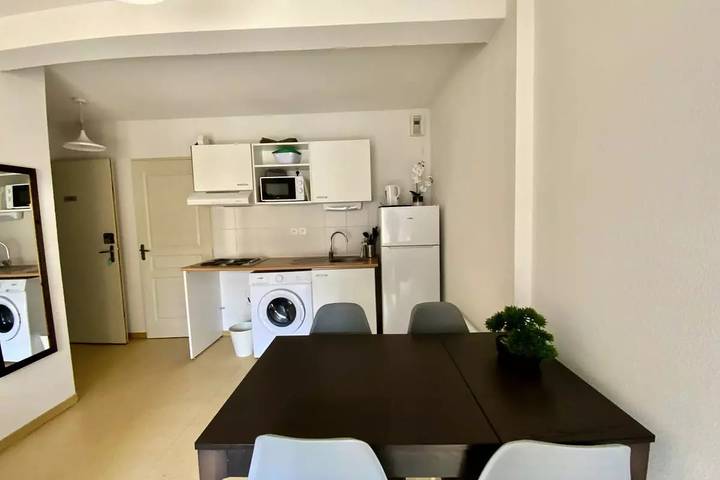 Holiday apartment for 5 people, with pool and balcony - 1