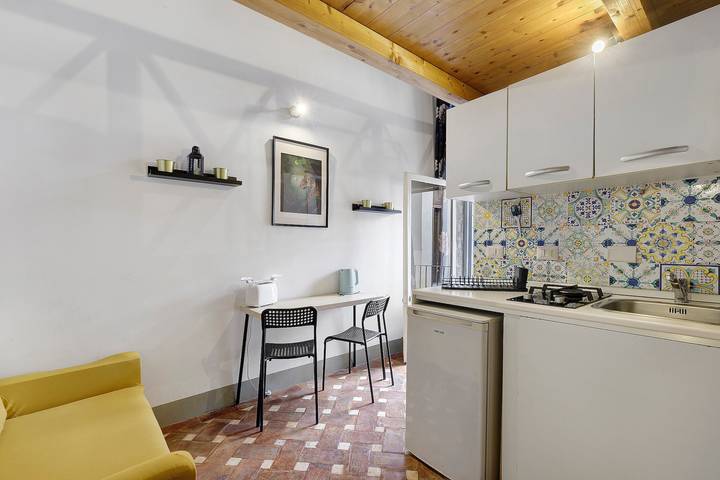 Ganze Wohnung, Apartment „Little House in Trastevere“ mit Balkon, Wlan und Klimaanlage in Rom Zentrum, Rom