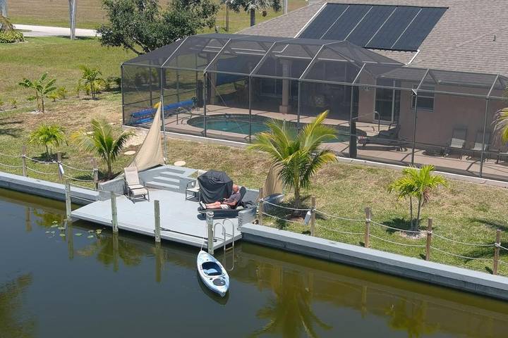 Villa für 7 Personen, mit Seeblick und Pool sowie Ausblick und Terrasse, mit Haustier in Cape Coral