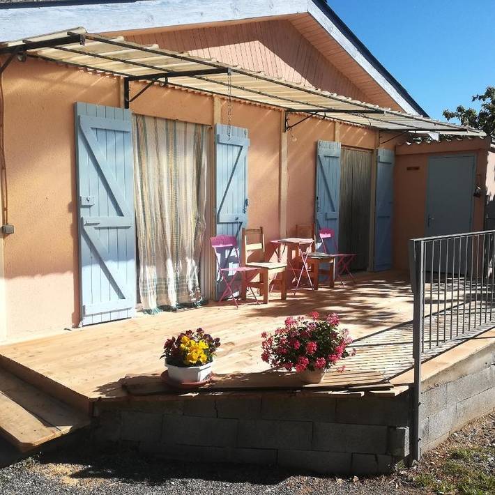 Location de vacances pour 4 personnes, avec Balcon ainsi que Terrasse et Jardin à Le Chaffaut-Saint-Jurson