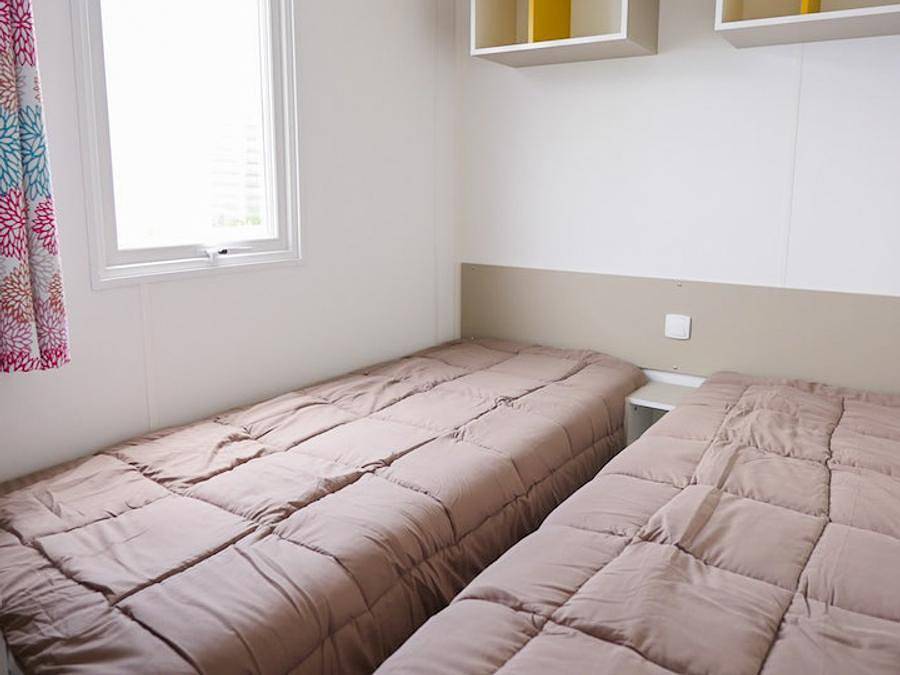 Camping Paradis Le Royon - Mobile home 4 persons - 4 people comfort 2 bedrooms in Fort-Mahon-Plage, Abbeville region