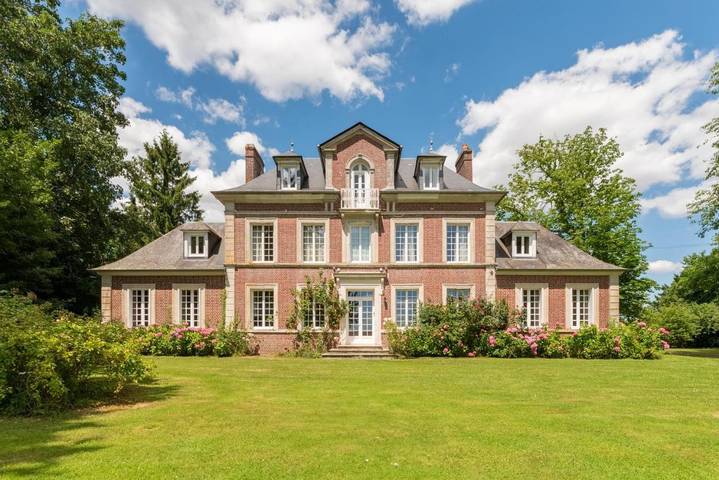 Location de vacances pour 15 personnes, avec Balcon et Terrasse ainsi que Jardin et Vue à Flancourt-Catelon