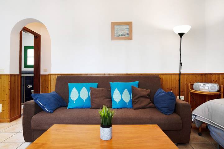 Ganze Wohnung, Ferienwohnung 'Jardin Del Sol 32' mit Gemeinschaftspool, privater Terrasse und WLAN in Playa Blanca, Yaiza