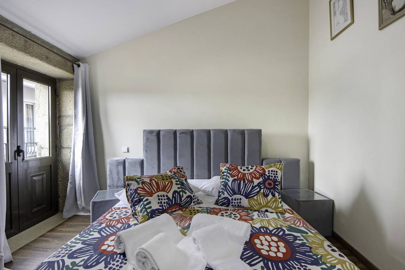 Room 'Quarto 1 - Gojim Casa Rural' with Mountain View, Wi-Fi and Air Conditioning in São Martinho das Chãs, Douro Valley