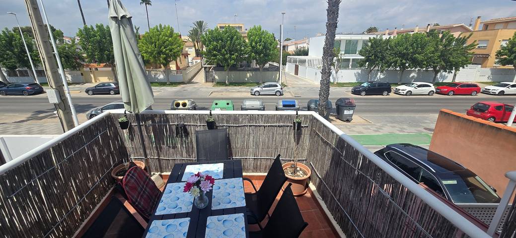 Apartamento entero, Apartamento 'Papa Luna' con terraza privada, Wi-Fi y aire acondicionado in Platja del Gurugú (Benicarló), Benicarló