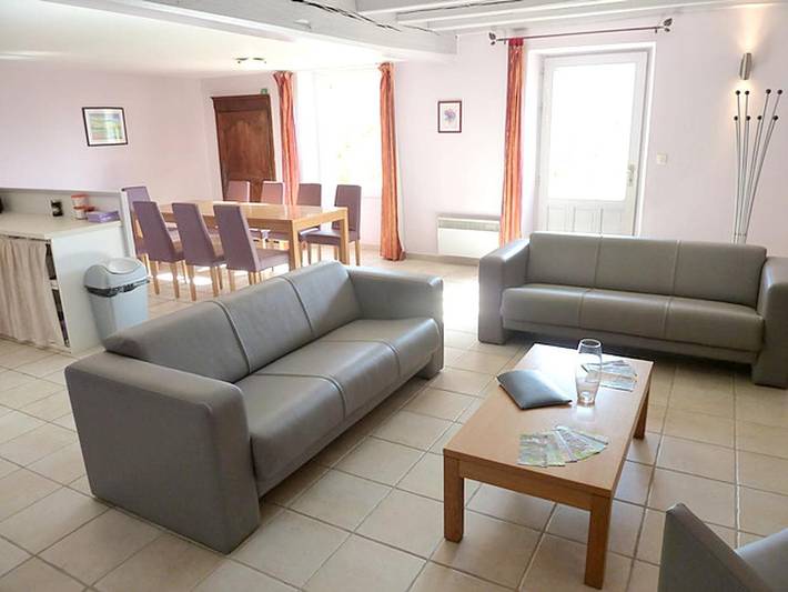 Location de vacances pour 9 personnes, avec jardin et piscine, animaux acceptés à Saint-Vincent-la-Châtre - 4