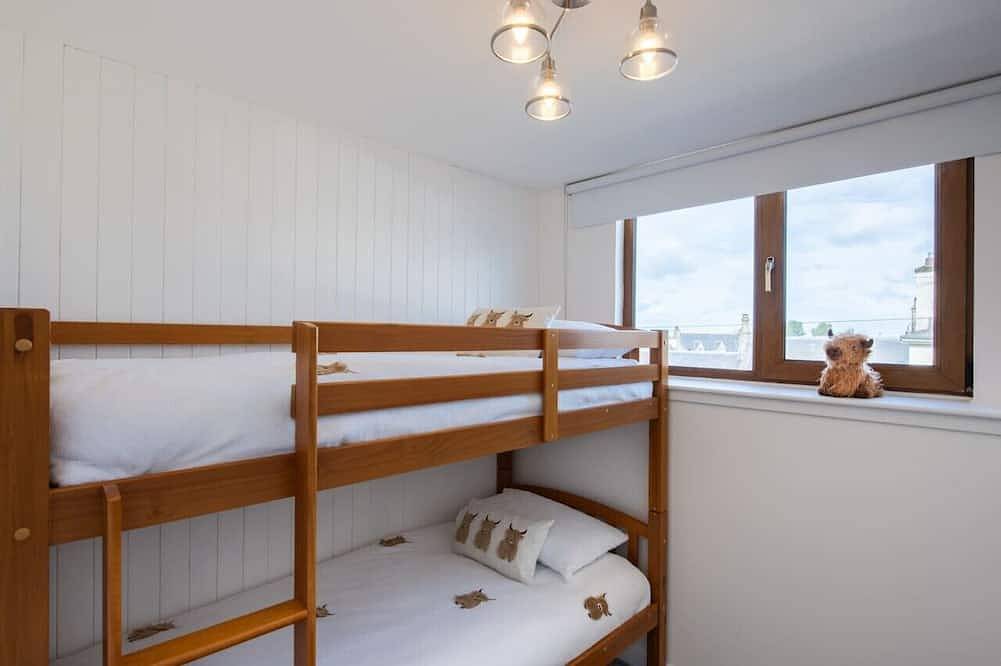 Beautifully presented Cottage by the beach in Nairn, Highlands