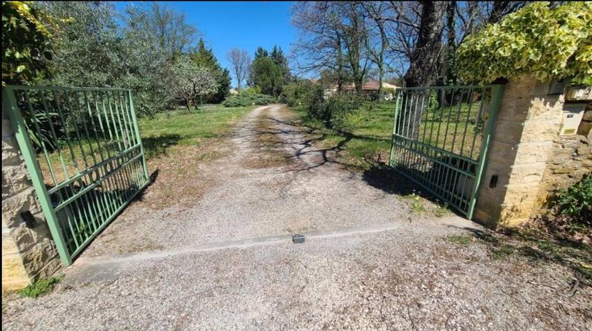 Location de vacances pour 6 personnes, avec Terrasse ainsi que Jardin et Vue à Salazac - 3