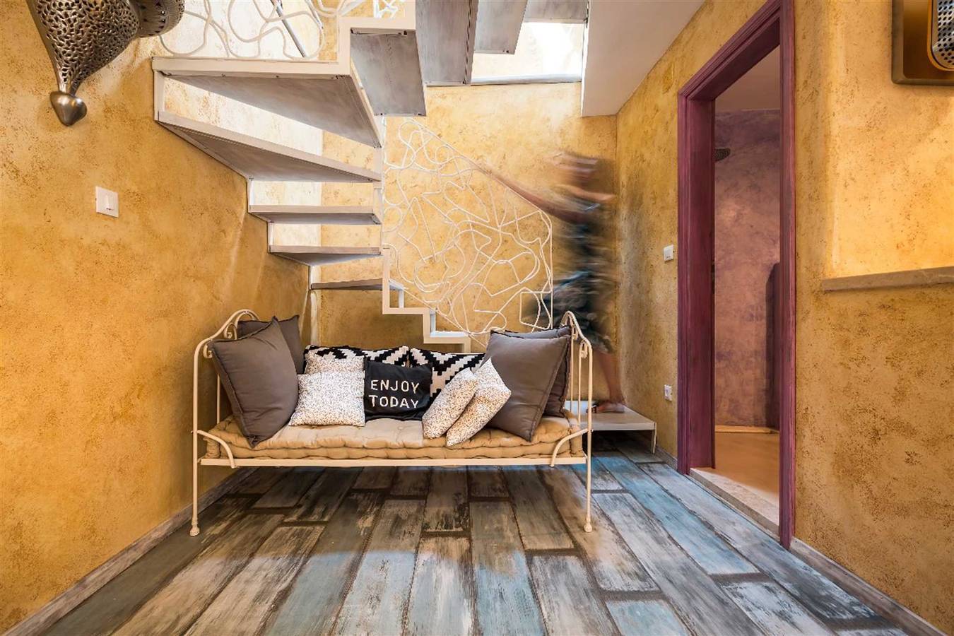Ganze Wohnung, Schön eingerichtete Casablanca-Suite mit Terrasse, Wlan, Sauna und Fahrrädern ... in Veli Losinj, Lošinj