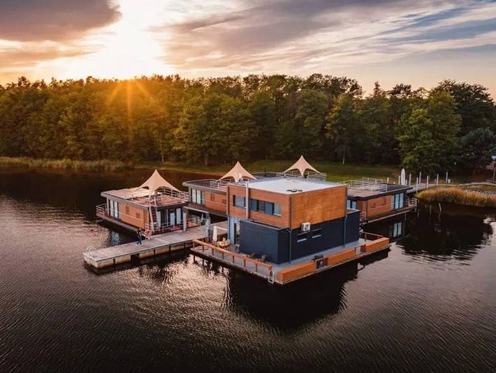 Ferienwohnung für 4 Personen, mit Terrasse und Seeblick sowie Ausblick in Niederlausitz