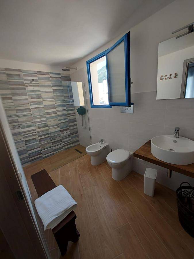 Gîte pour 2 personnes, avec balcon à Marettimo - 3