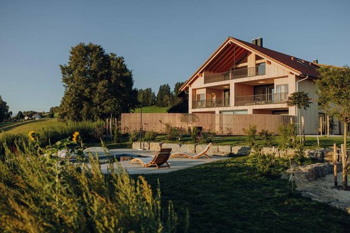 Ferienwohnung für 2 Personen, mit Garten und Pool sowie Sauna und Ausblick in Wiggensbach