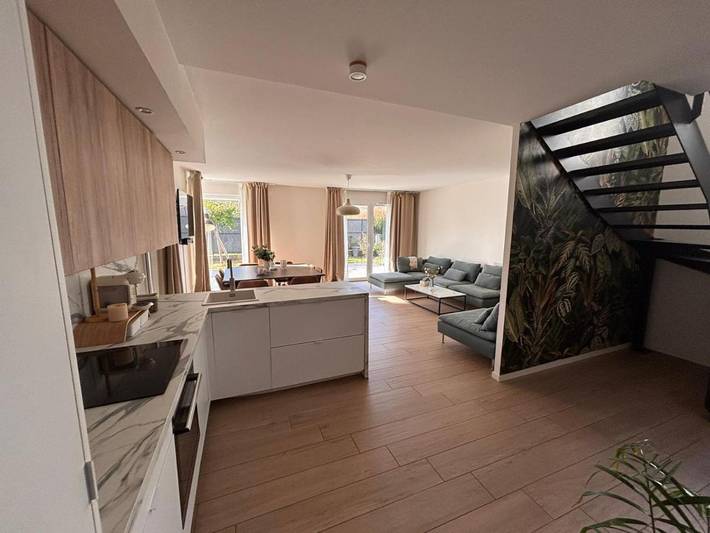 Location de vacances pour 5 personnes, avec terrasse et jardin à Illzach