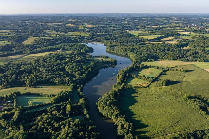 Location de vacances pour 6 personnes, avec vue ainsi que terrasse et vue sur le lac, animaux acceptés à Angoisse (Dordogne) - 3
