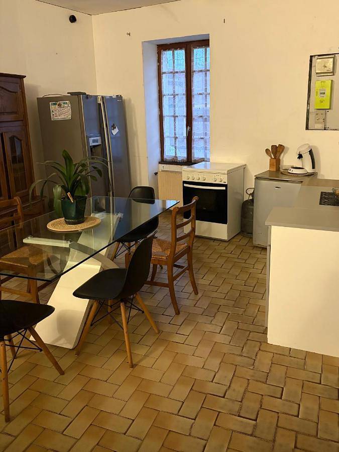Appartement de vacances entier, Double Room in Saint-Pierre-le-Moûtier, Nièvre
