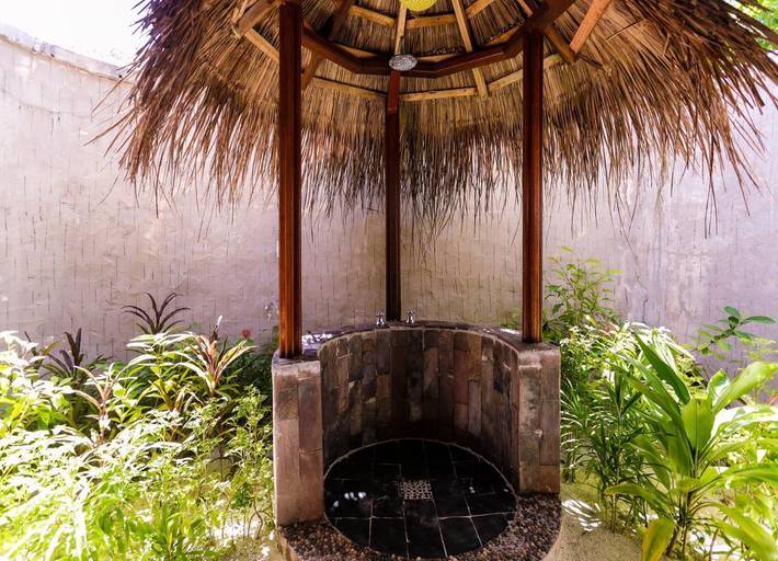 Station pour 3 personnes, avec terrasse et piscine ainsi que bassin pour enfant et vue dans Maldives - 2