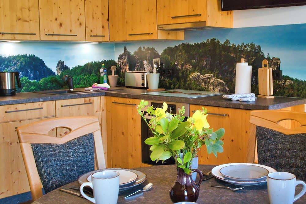 Ganze Wohnung, Ferienwohnung mit Balkon - einzigartiger Ausblick auf die Felsenwelt von Rathen in Rathen, Elbsandsteingebirge