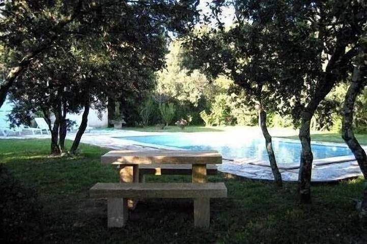 Location de vacances pour 6 personnes, avec terrasse et jardin, animaux acceptés à Saint-Siffret