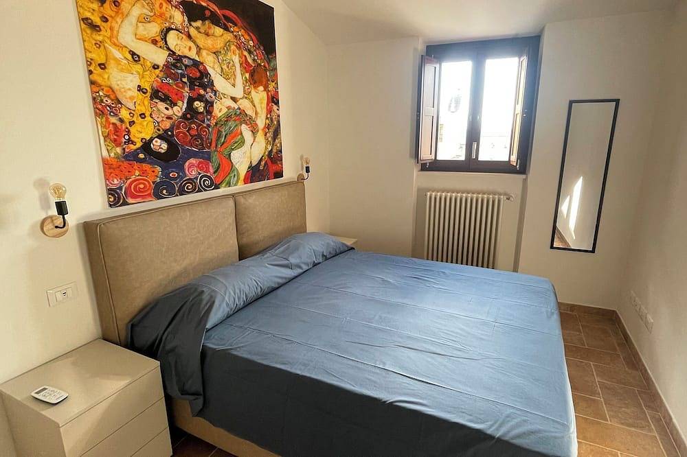 Entire apartment, Apartment in Cathedral Square in L'Aquila in L'Aquila, Gran Sasso