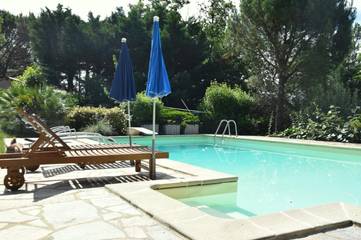 Chambre d’hôte pour 6 personnes, avec piscine ainsi que vue et jardin à Burlats