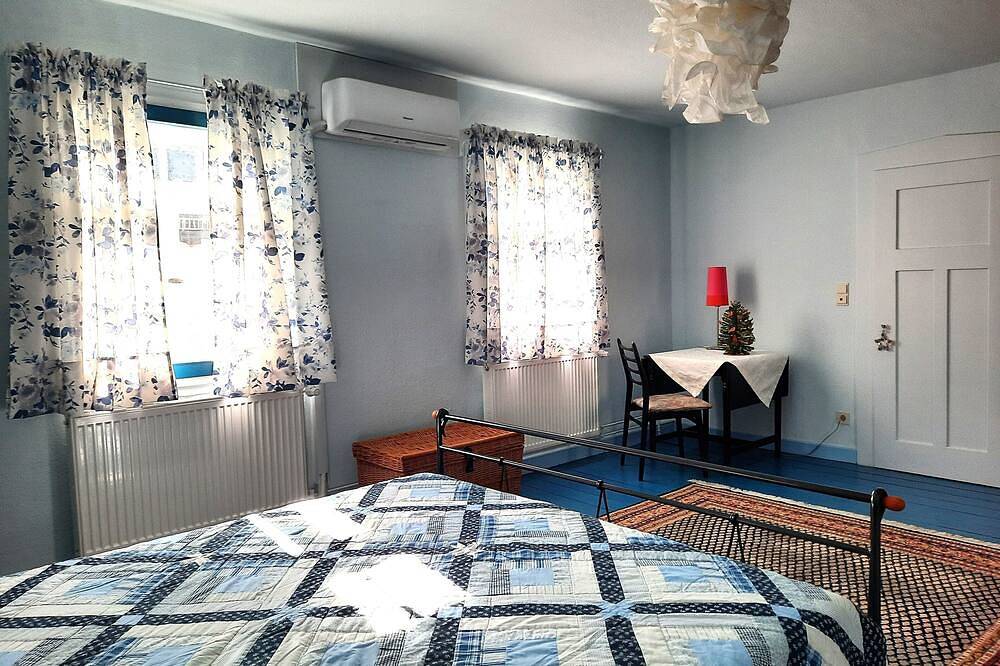 Ganze Wohnung, Birstein im Vogelsberg\nschöne 70 qm Ferienwohnung\ngut für 2 Erwachsene + Kinder in Birstein, Main-Kinzig-Kreis