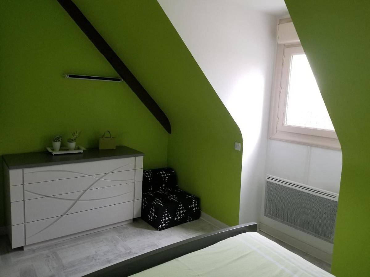 Appartement de vacances entier, Deluxe Double Room (2 Adults + 1 Child) in Dol-de-Bretagne, Région de Saint-Malo