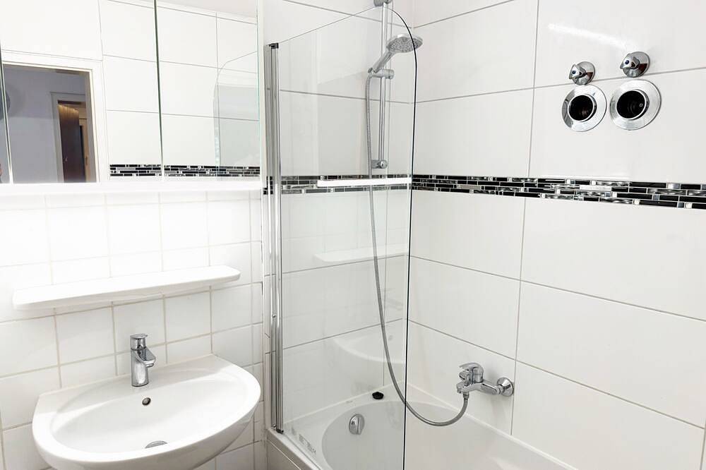 Ganze Wohnung, 3 Zimmer Wohnung mit Sauna in Pforzheim, Nordschwarzwald