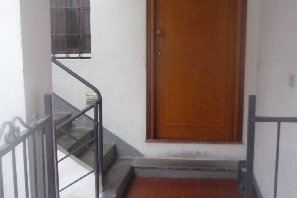 Geheel appartement, Stanza spaziosa e luminosa nel centro storico di Parma in Oltretorrente (Parma), Parma