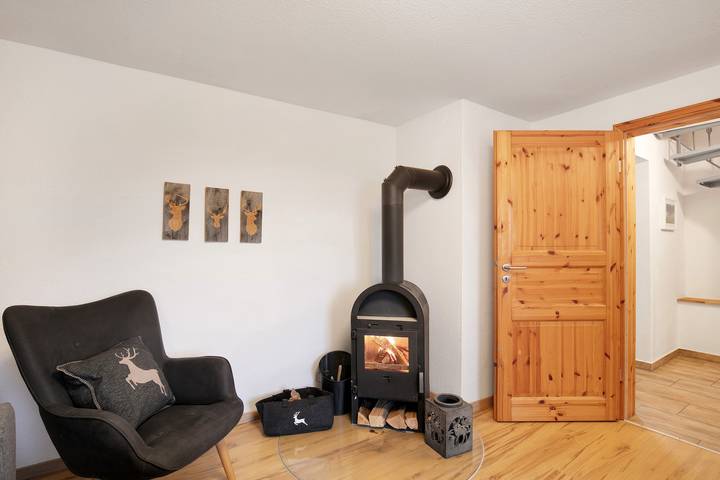 Ganze Wohnung, Ferienwohnung 'Haus Am See - Zur Blauen Tür' mit Seeblick, privater Terrasse und Wi-Fi in Templin, Barnimerland Region
